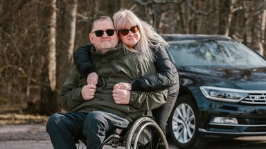 Rännulusti ja optimismi apteegist osta ei saa – pimedana sündinud Tiia ja ratastoolis Arko: oleme autoga terve Euroopa läbi sõitnud!