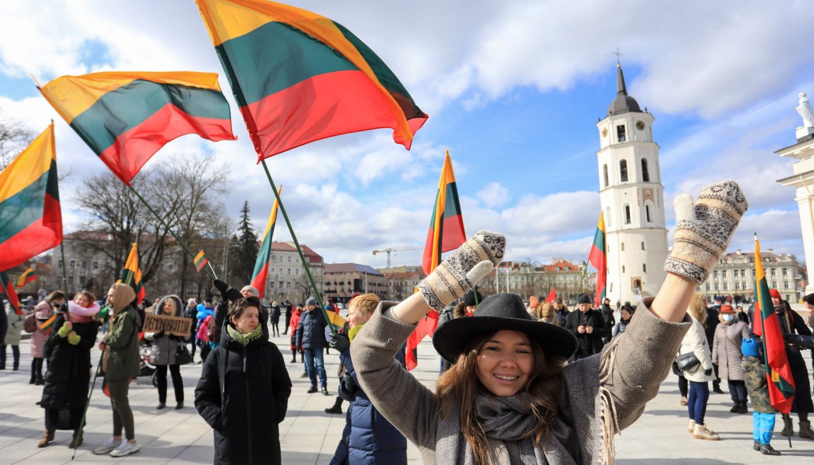 Какой праздник в литве. Литва народ. Население Литвы. Литва туризм. Литовские жители.