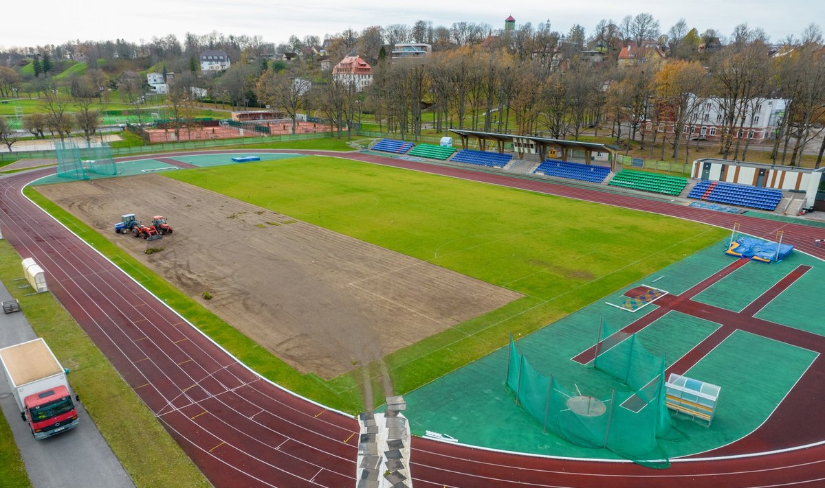 Viljandi linnastaadion saab uue katte.