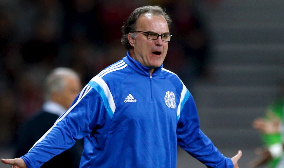 Olympique Marseille coach Marcelo Bielsa reacts during their French Ligue 1 soccer match soccer match against Lille at Pierre Mauroy stadium in Villeneuve d'Ascq near Lille
