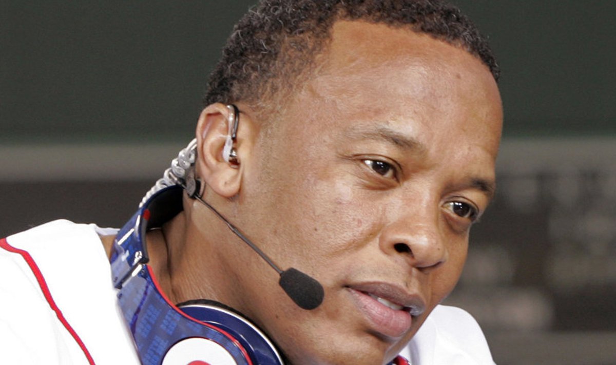 Dr. Dre Beats`i kõrvaklappidega.