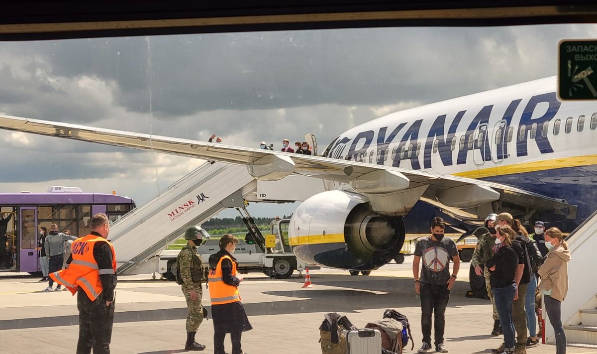 Valgevene võimud sundisid pühapäeval, 23. mail maanduma pealinnas Minskis Ryanairi reisilennuki, mis oli teel Ateenast Vilniusse.