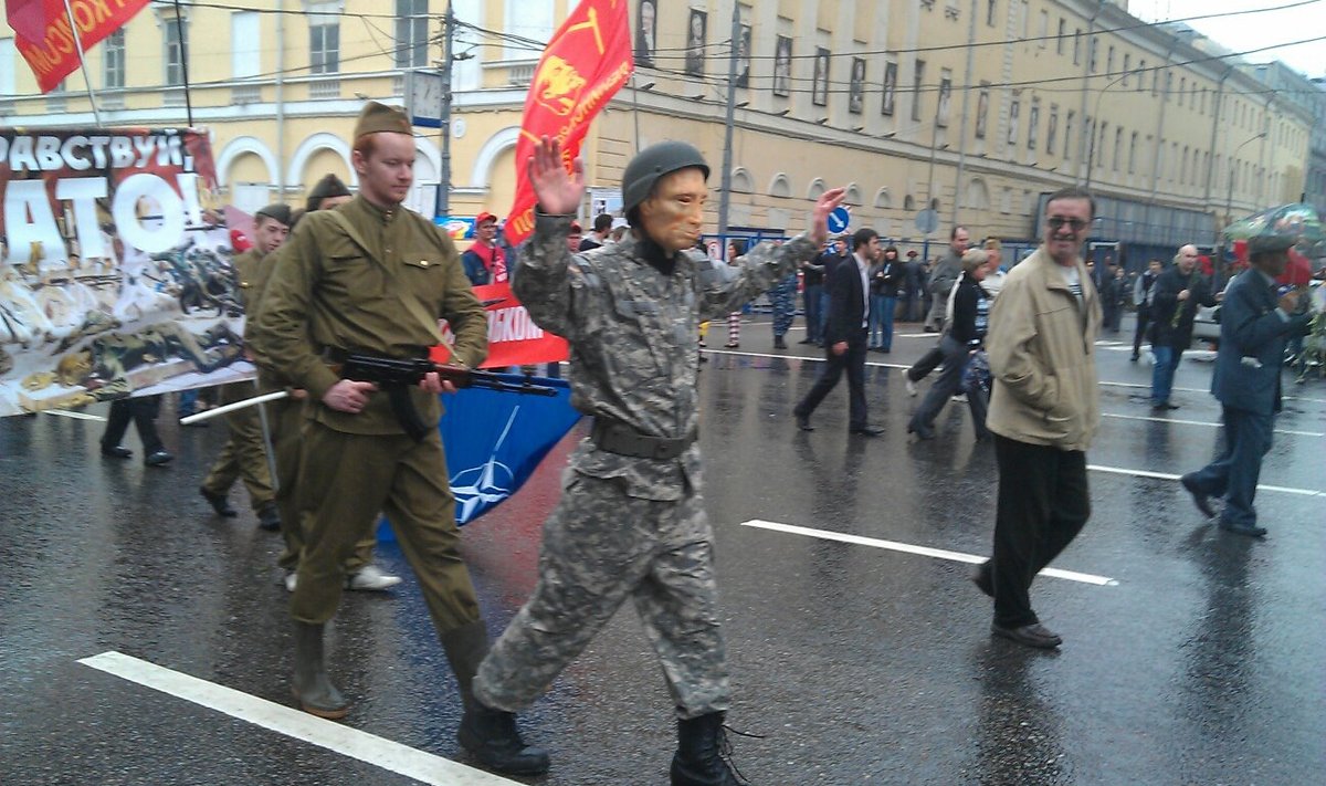 Eskorditakse "NATO sõjavangi". Moskva, aasta 2012