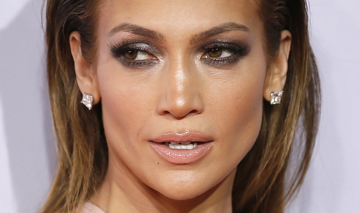 Jennifer Lopez kannab Reem Acra kleiti.