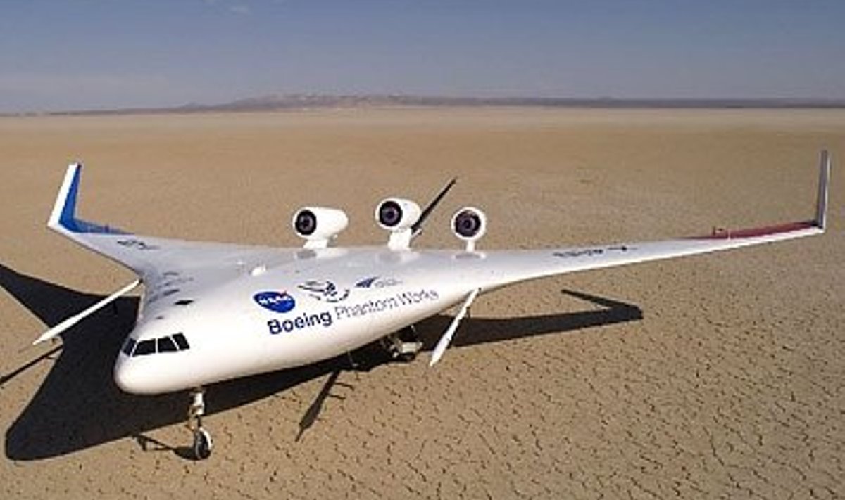 Boeingu ja NASA ühiskatsetustes olev X-48B