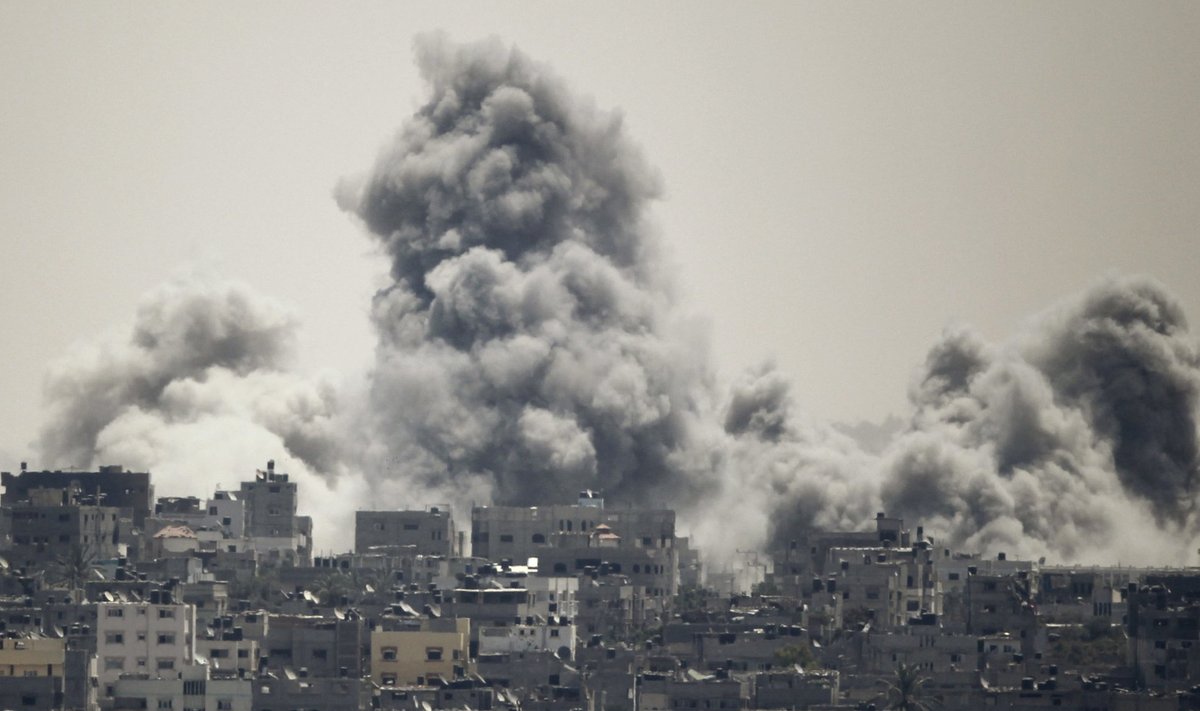 Eile tõusis Gaza linna idaosast tohutu suitsupilv. Pikemat relvarahu pole suudetud saavutada.