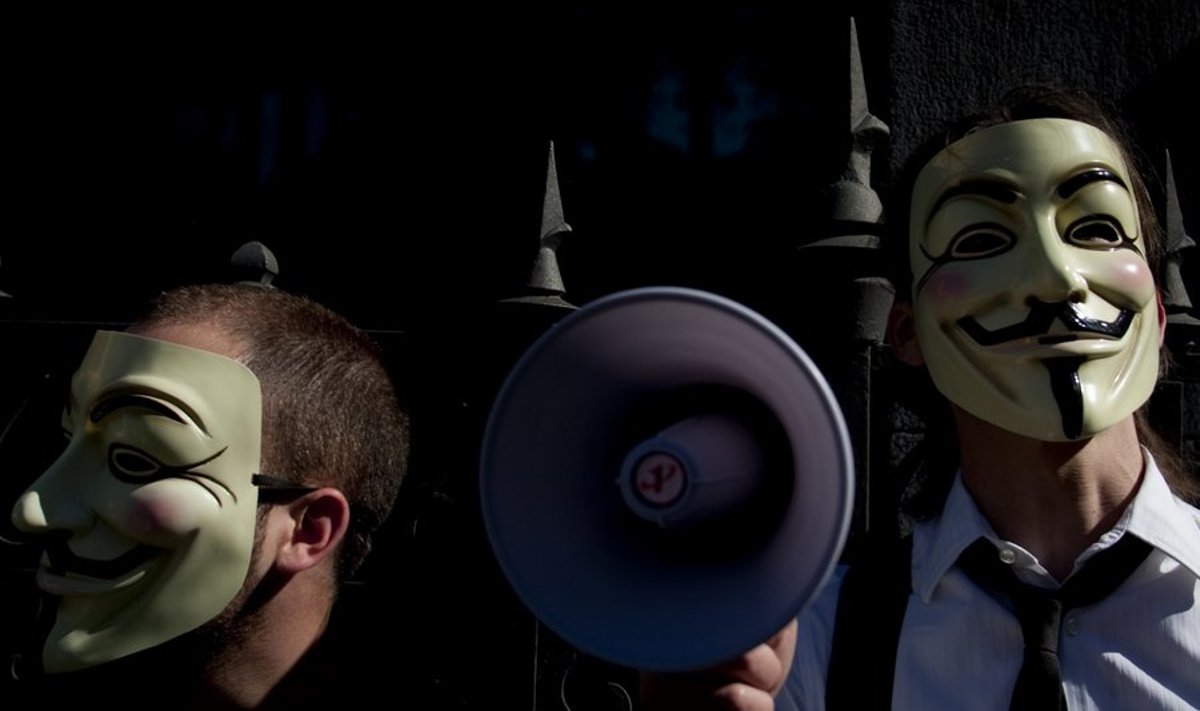 Anonymous Guy Fawkesi maskides