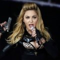 Madonna riidles fännidega: kui teie suitsetate, siis mina ei esine!