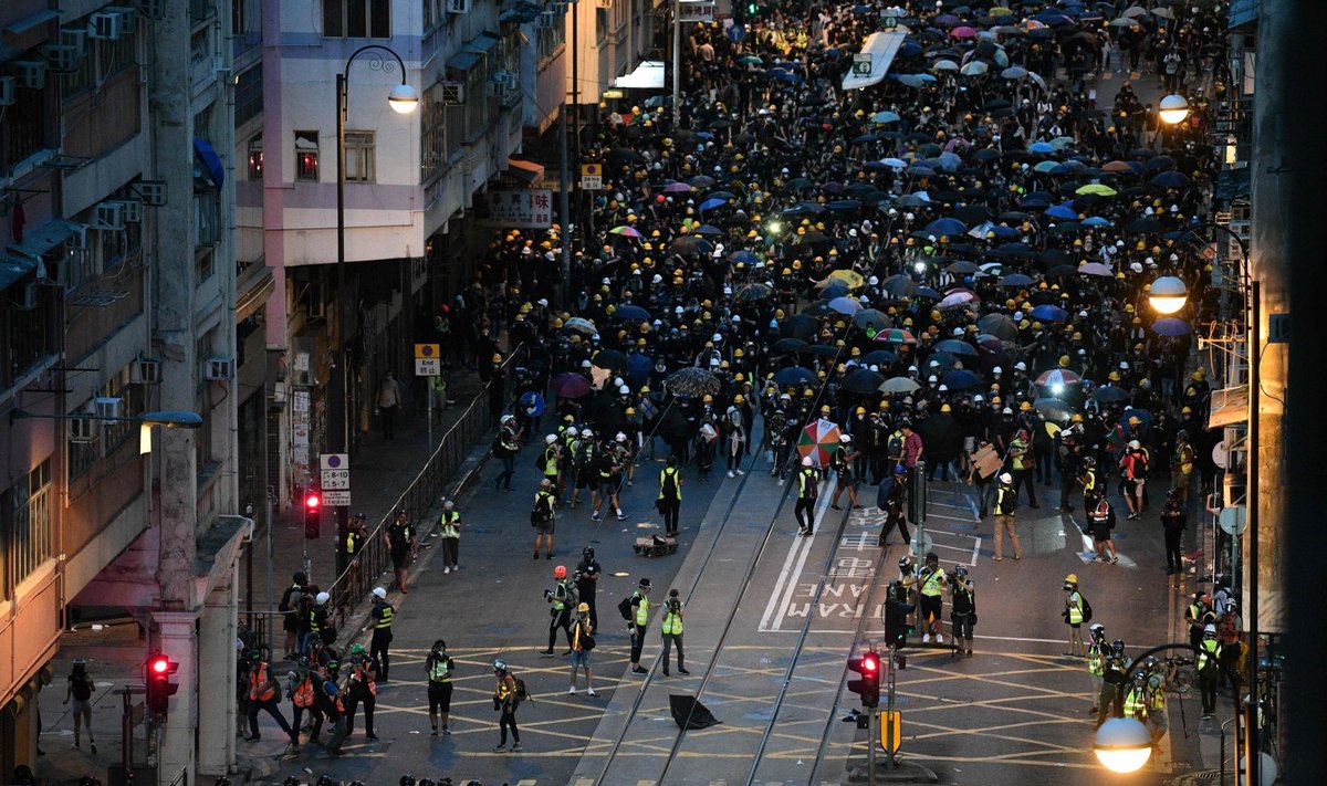 Hongkongi meeleavaldajad tänavatel 28. juulil.