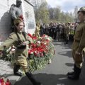 Сотни людей принесли цветы на Военное кладбище 9 мая