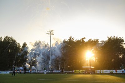 Jalgpallimäng FC Nõmme Kalju ja FC Tallinna Levadia vahel.