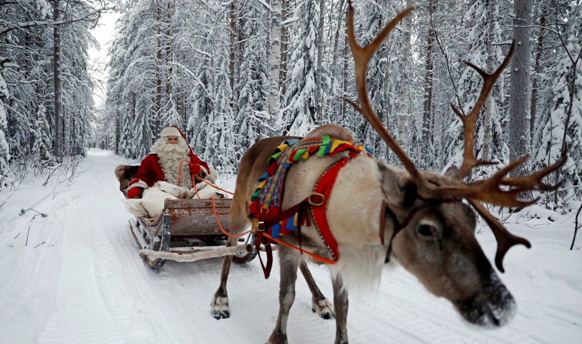 Aastas käib Rovaniemil umbes 600 000 turisti, et jõuluvanaga silmast kohtuda.