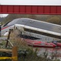 ФОТО: Во Франции сошел с рельсов скоростной поезд