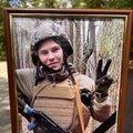 DELFI UKRAINAS | Noore sõduri laip tunti ära tätoveeringute järgi. Ema pole tema surmas siiani kindel