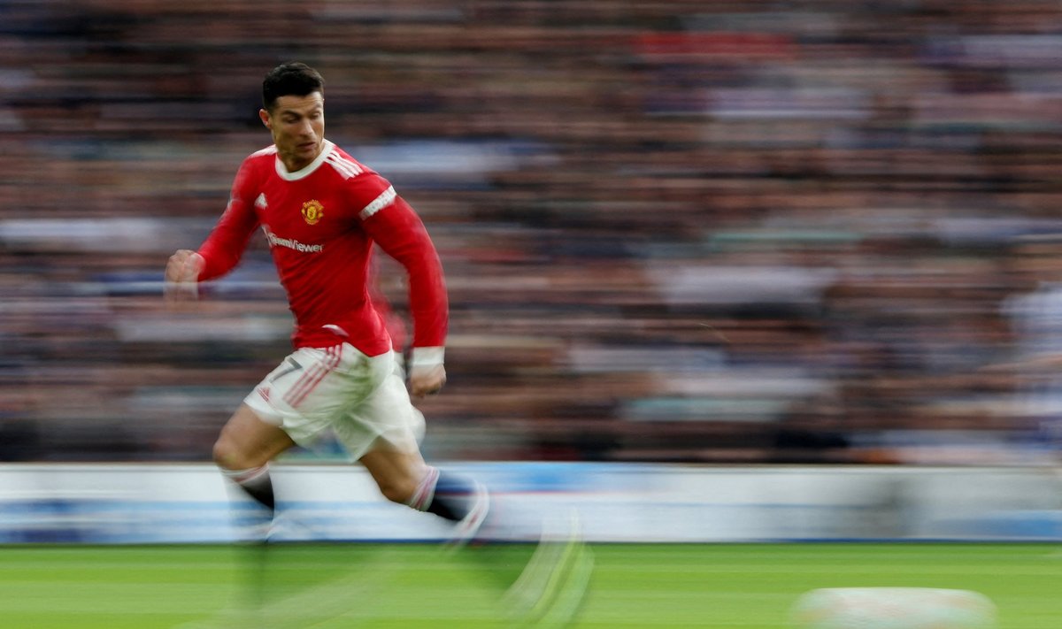 Cristiano Ronaldo soovib sobiva pakkumise korral Manchesterist sääred teha.
