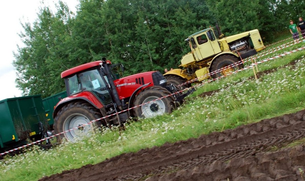 Traktorite kiirendus. Foto: E. Lööper