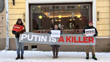 Организатор акций возле посольства РФ в Эстонии: поддержку Путину высказывают только пожилые русскоязычные мужчины