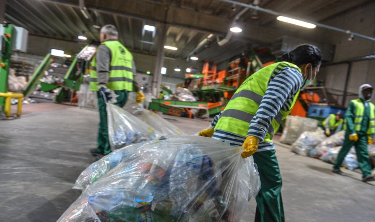 Eesti Pandipakend kogus mullu ja suunas taaskasutusse rohkem kui 240 miljonit ühekordse kasutusega joogipakendit. Kõigist turul müüdutest kogus Eesti Pandipakend 2013. aastal 89% klaaspudeleid, 87% plastpudeleid ja 64% plekkpurke. 