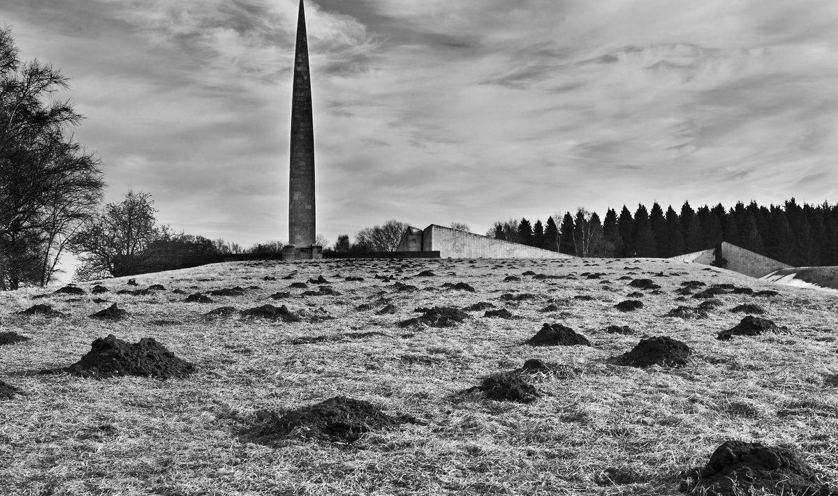 MAARJAMÄE OBELISK