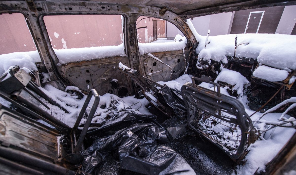 OÜ Paide Takso üks vrakiks põletatud taksodest