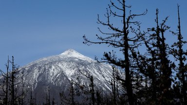 Lumesadu Tenerifel rõõmustab kohalikke, aga turistidele valmistab trotsi