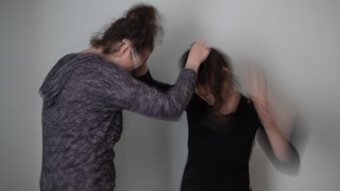 Почему так сложно выйти из отношений, в которых есть насилие? Объясняет эксперт