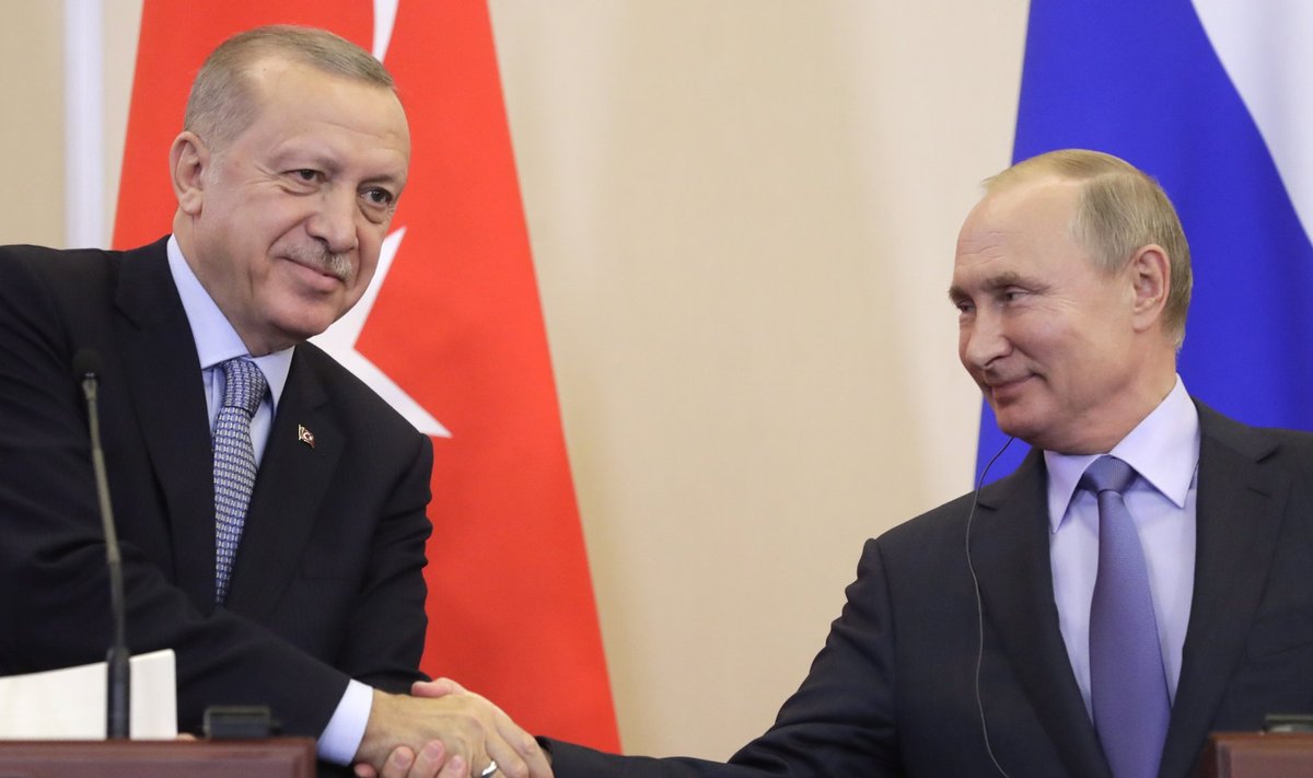 Türgi president Recep Tayyip Erdoğan ja Vene president Vladimir Putin leppisid üleeile Sotšis Süüria teemal kokku.
