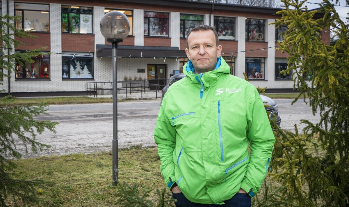 JÕULUOOTUSES Siseminister Lauri Läänemets on ilmselt riigi üks suurimaid jõulufänne. Ütleb isegi, et meelsasti elaks ta selles muinasjutulises ajas aastaringi.