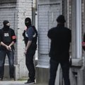 FOTOD ja VIDEO: Ärev olukord Brüsselis: äärelinnas toimus Pariisi terrorirünnakutega seotud operatsioon, üks kahtlusalune tapeti, neli politseinikku sai viga