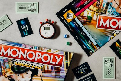 Monopol on tõeline lauamängude klassika, mida armastavad nii lapsed kui ka täiskasvanud.