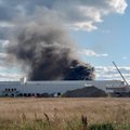 ФОТО И ВИДЕО | Лаагри заволокло дымом: в складском здании фирмы Makita произошел крупный пожар. Ущерб выясняют