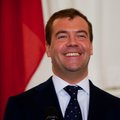 Medvedev andis käsu vähendada Venemaal ametnike arvu 10 protsenti