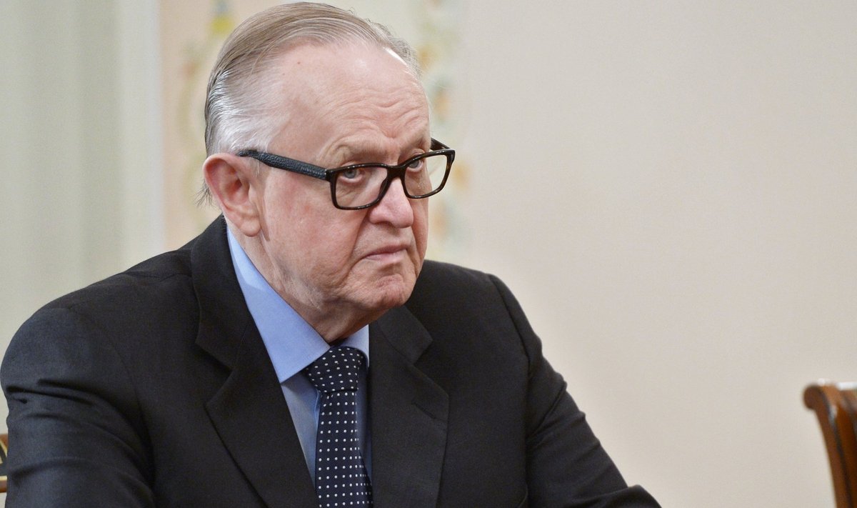 Martti Ahtisaari poliitikute vanematekogu kohtumisel Vladimir Putingia