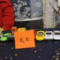 DELFI FOTOD: Sinimäe põhikool kogus jõululaadal raha Saaremaa kooli õpilasele trepitõstuki ostmiseks