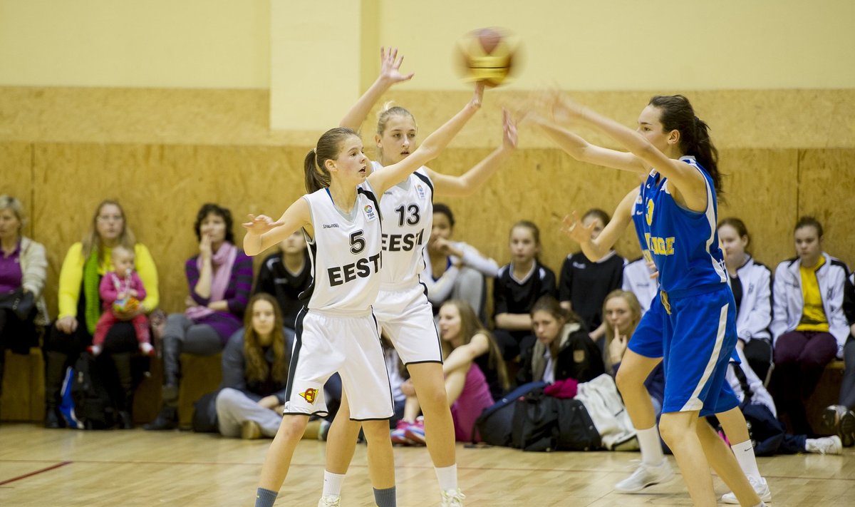 U-16 tüdrukud Eesti - Rootsi