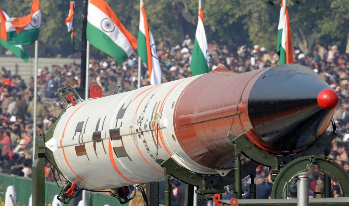 India Agni V-rakett suudaks kanda ka tuumalõhkepead, kuigi paraadil loodetavasti siiski ei kanna.
