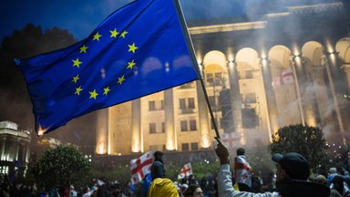 Euroopa Liit mõistis Gruusia välisagentide seaduse hukka ja ähvardab kandidaatriigi ukse taha jätta 