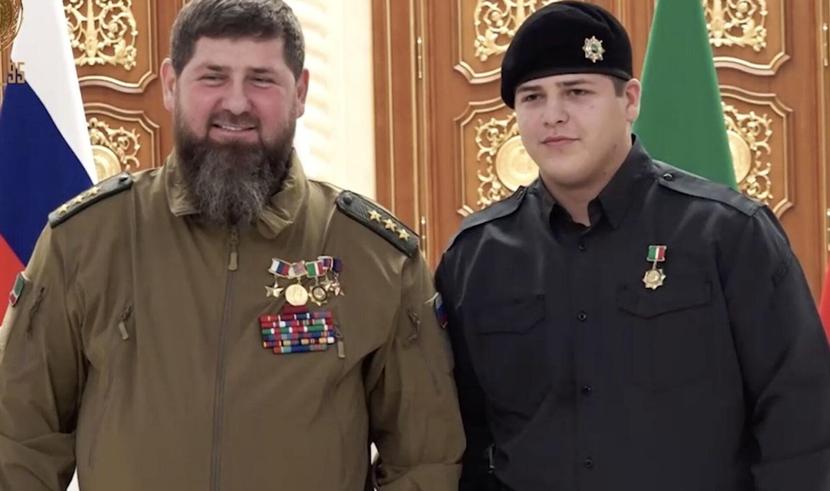 Ramzan Kadõrov tegi 15-aastasest Adamist (paremal) preemiaks ihukaitseülema.