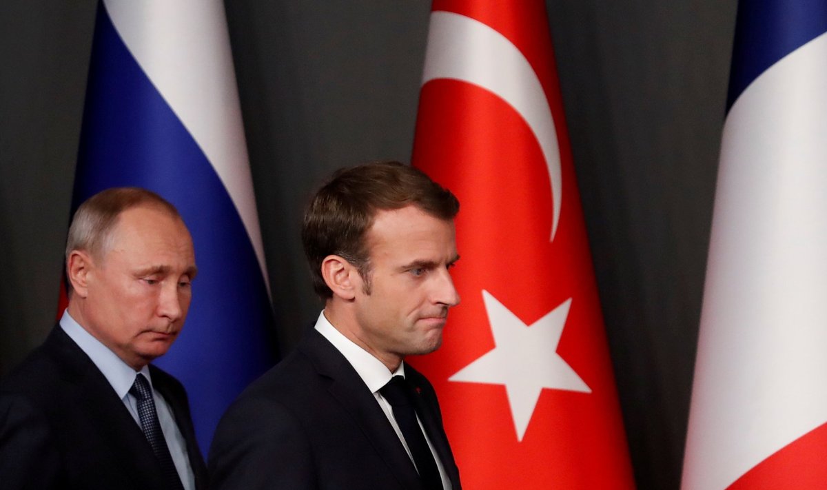 Venemaa president Vladimir Putin (vasakul) ja Prantsusmaa riigipea Emmanuel Macron möödunud sügisel Türgis pärast Süüria-teemalist tippkohtumist pressikonverentsil