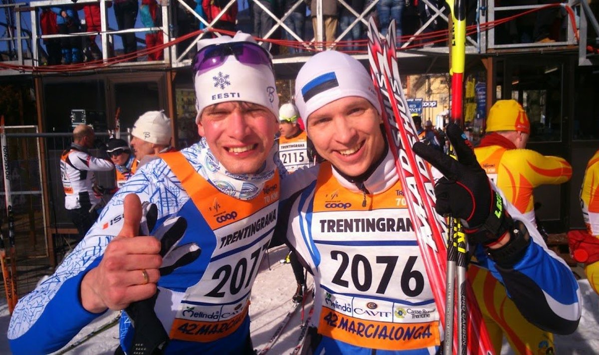 Taivo Kitsing sõbra Erikuga Itaalias Marcialonga suusamaratoni finišis