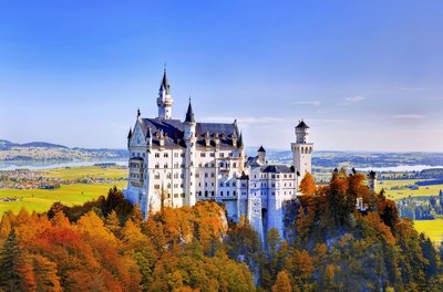 Романтический замок Нойшванштайн в Германии