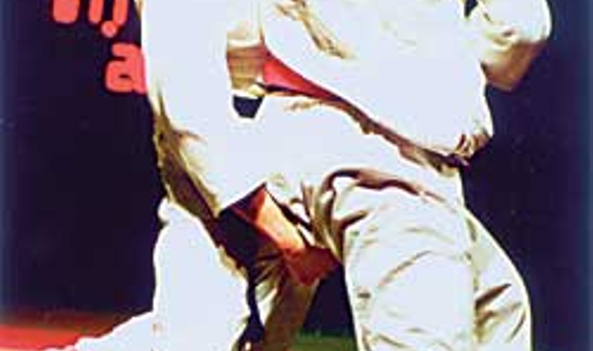 HEIDAB KORRAGA KOLME: vasakukäelisus (hidari) annab Padarile judos täiendava eelise. Lembit Peegel