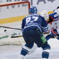 ВИДЕО: Комаров забросил две шайбы СКА, но "Динамо" крупно проиграло