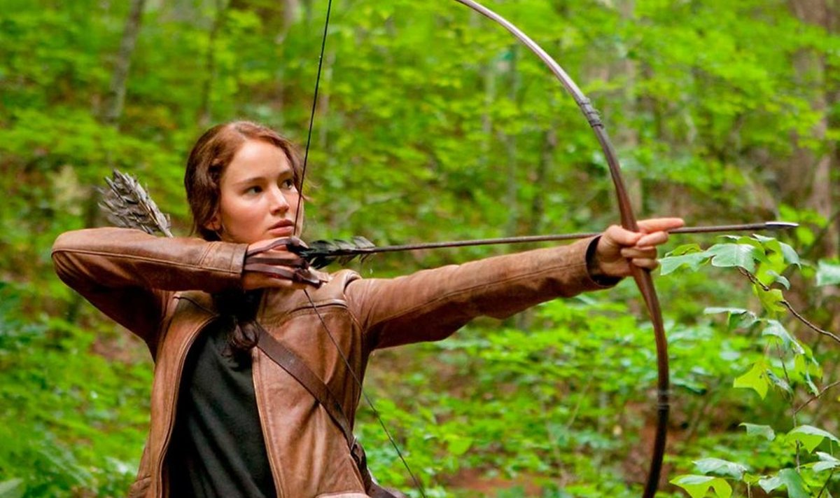 Jõuline kaunitar: “Näljamängude” ekraaniversioonis kehastab peategelast Katniss Everdeeni Jennifer Lawrence, kes on ennekõike tuntud 2010. aasta filmist “Paljad luud”, millega ta ka naispeaosa Oscarile kandideeris. (Foto: Murray Close/Lionsgate Films/ Outnow)