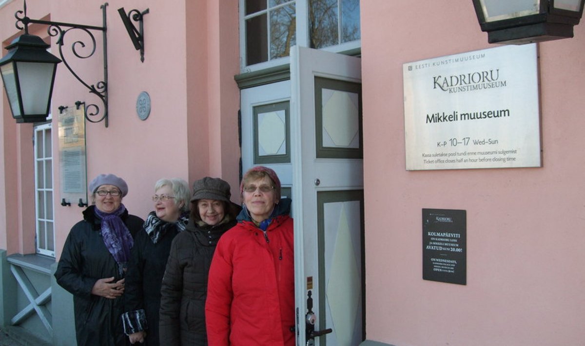 Kunstihuvilised sauelased külastasid Kadrioru lossi ja Mikkeli muuseumi