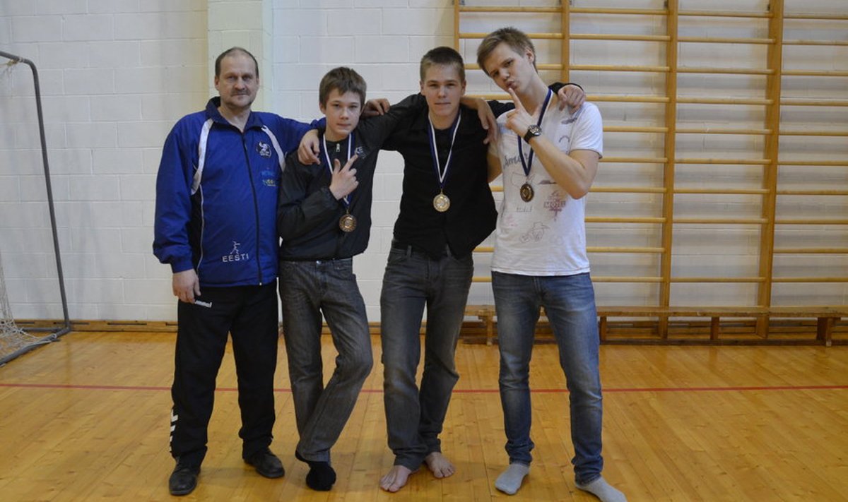 Vasakult: treener Rene Toome, Reno Donald, Kasper Naruski ja Karl Tümanok