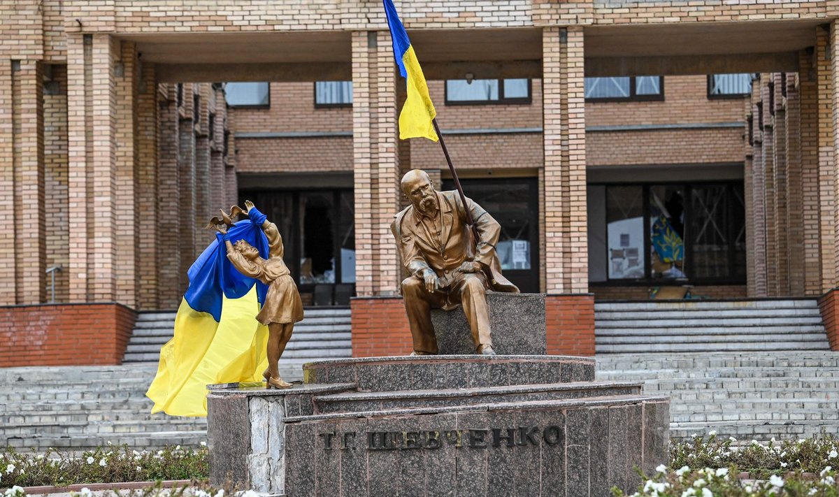 SINIKOLLANE VABADUS: Ukraina väed liiguvad, võitlevad ja vabastavad.