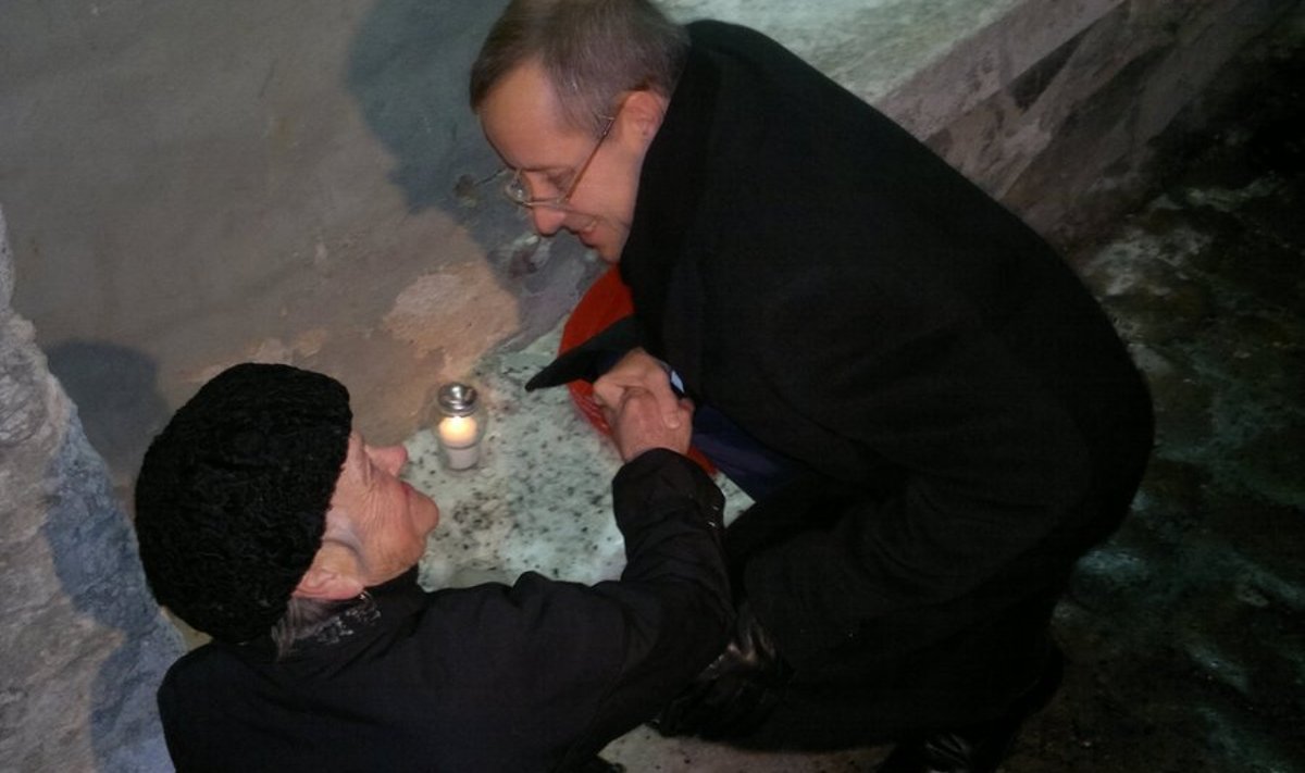 President Ilves mälestas märtsipommitamise ohvreid
