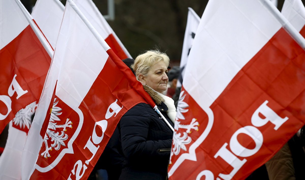 Poola lipud