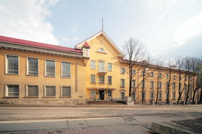 Endine koolihoone aastal 2010.